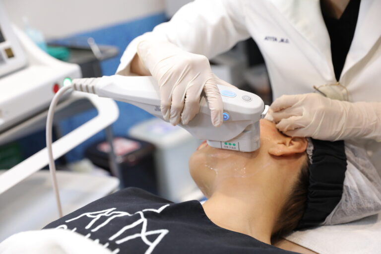 โปรแกรมยกกระชับใบหน้า Ultherapy